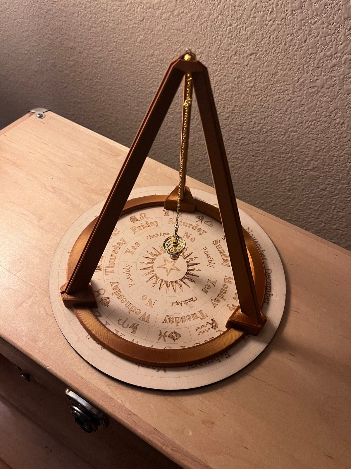 Large Pendulum Tripod Stand – 3D‑Printed Divination Tool | Gothic Altar Decor, Spiritual Focus & Manifestation