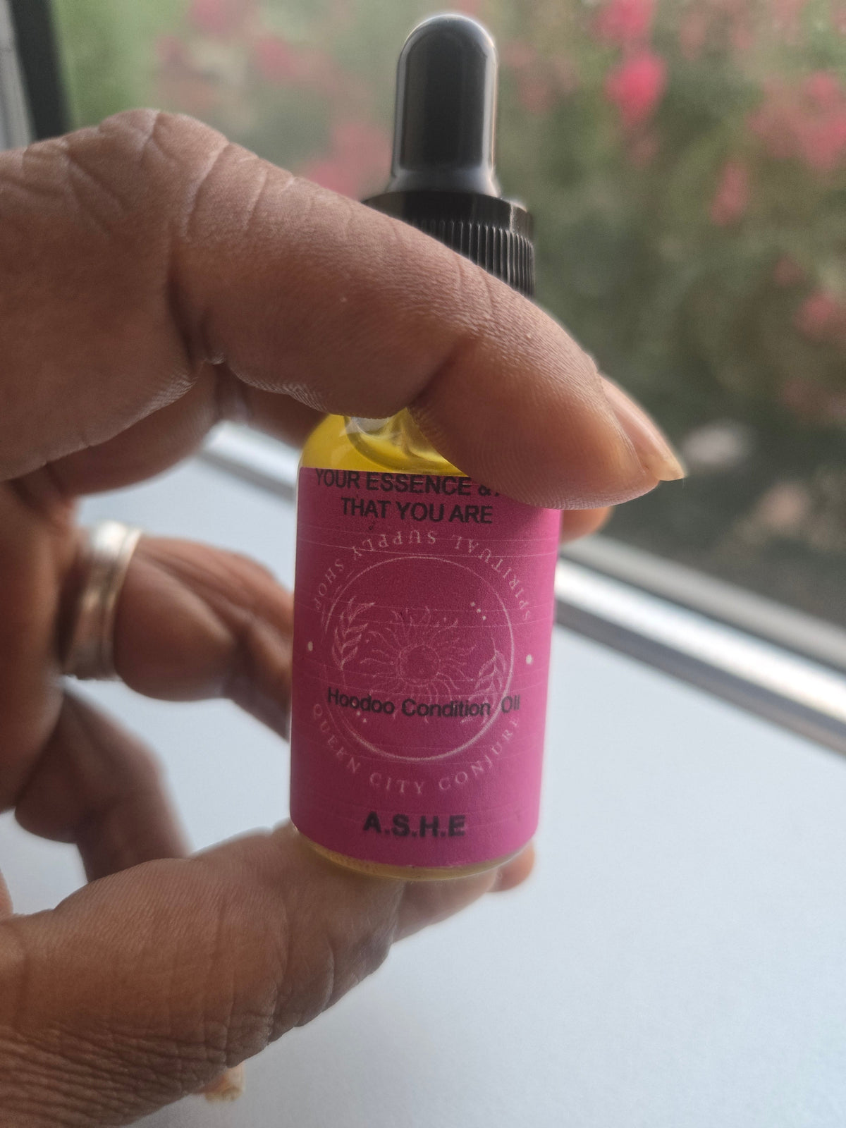 Ashè Oil - Spiritual Power & Divine Energy Hoodoo Conjure Oil